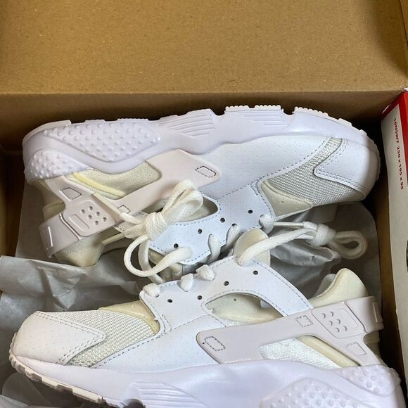 NIB NIKE Youth Huarache Run (PS) White Running Athletic Tennis Shoe - Size 2Y - Picture 5 of 14